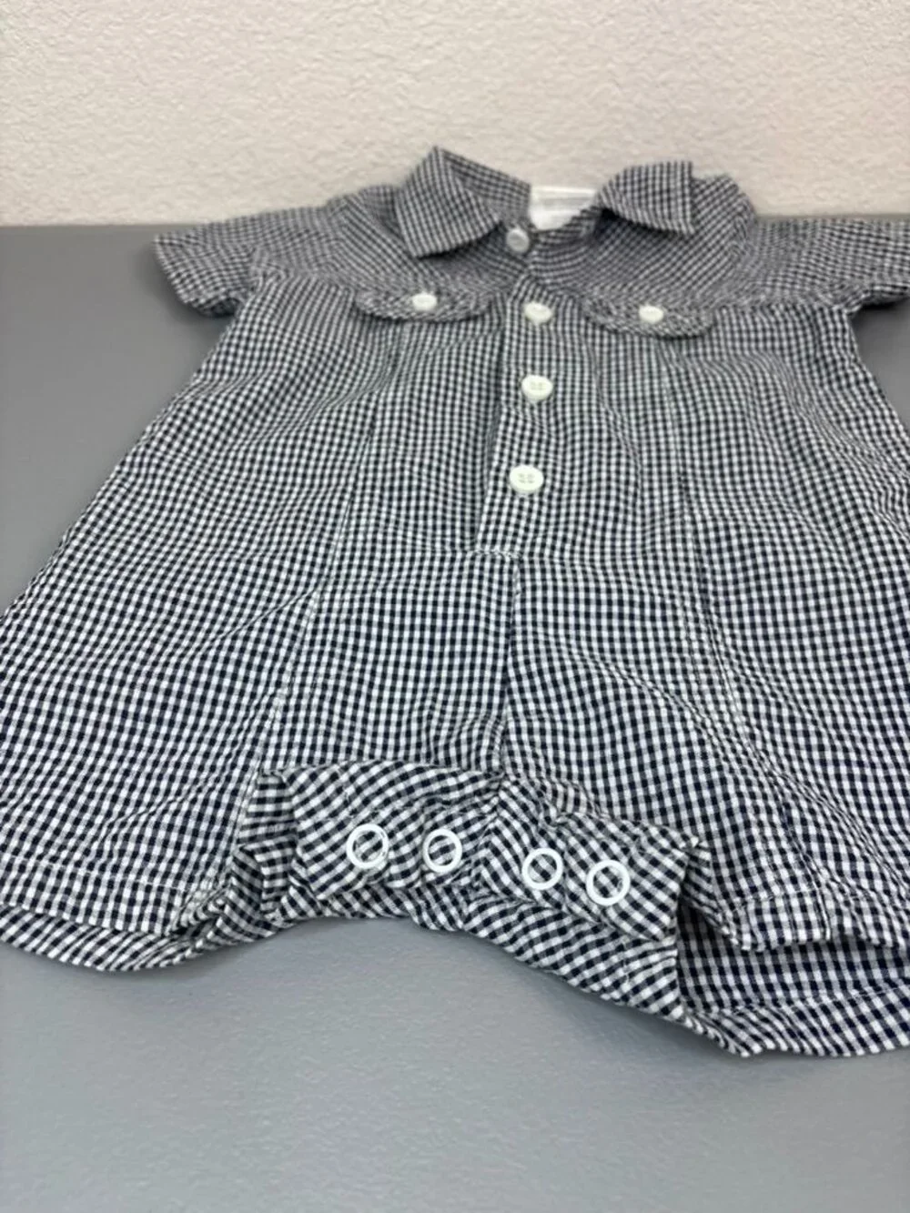 Vintage Carter's baby boy 6-9 month navy seersucker romper casual shorts